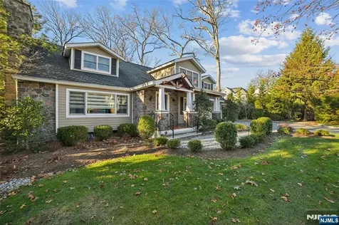142 N Monroe Street Ridgewood NJ 07450