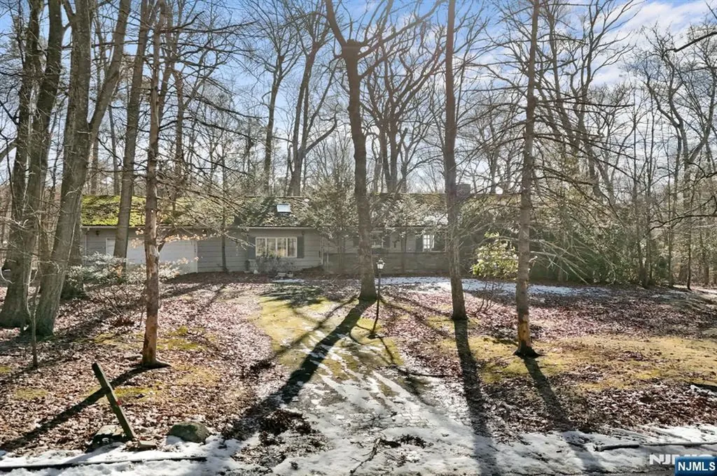 20 Hidden Glen Road Upper Saddle River NJ 07458