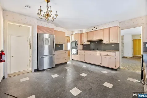 20 Hidden Glen Road Upper Saddle River NJ 07458