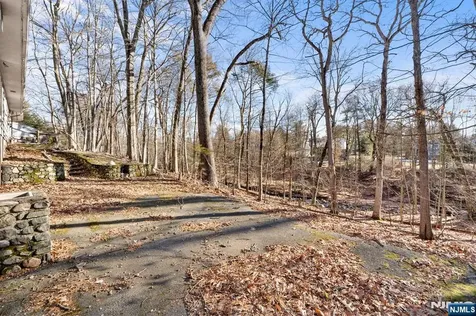20 Hidden Glen Road Upper Saddle River NJ 07458