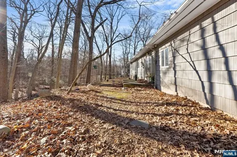 20 Hidden Glen Road Upper Saddle River NJ 07458