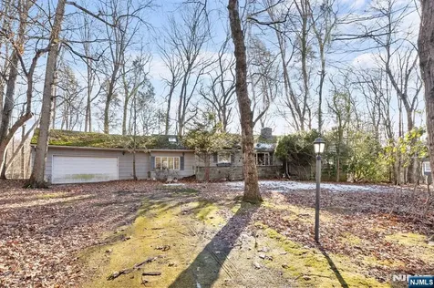 20 Hidden Glen Road Upper Saddle River NJ 07458
