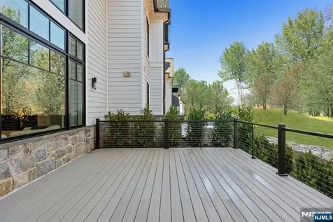 24 Stone Bridge Court Demarest NJ 07627