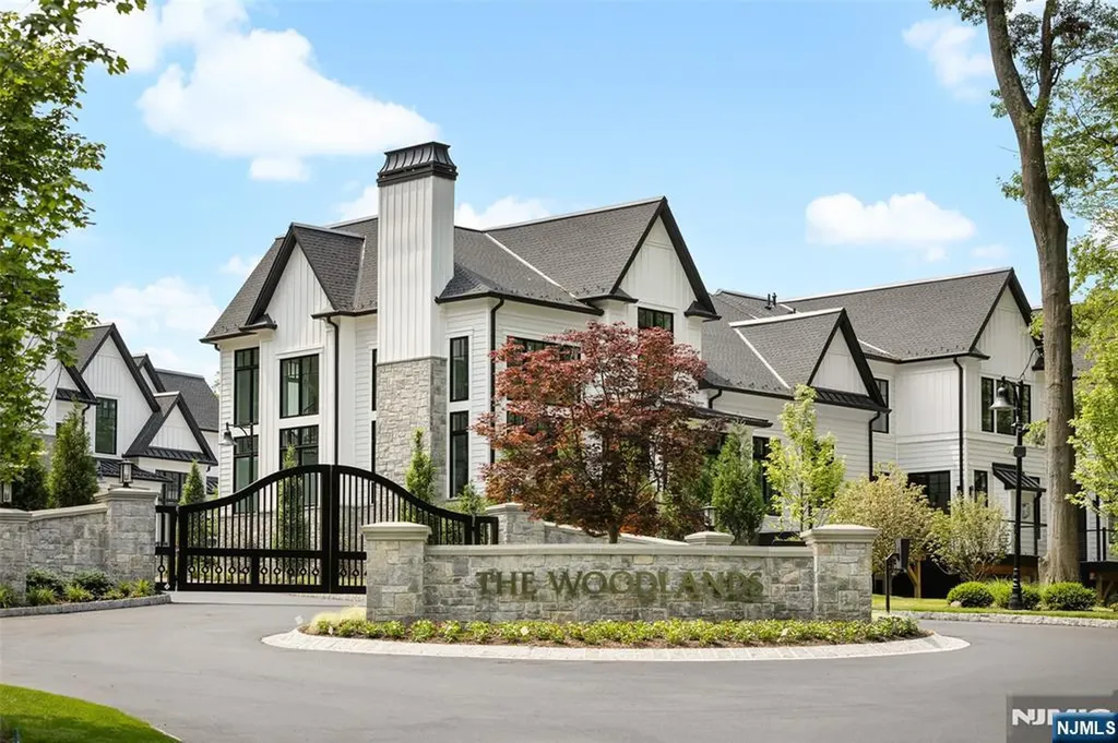 2 Stone Bridge Court Demarest NJ 07627
