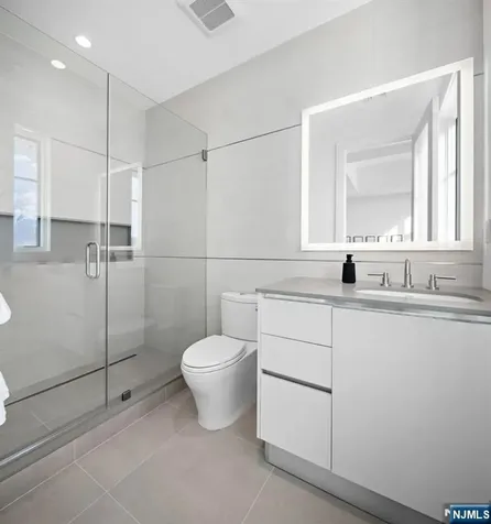 2 Stone Bridge Court Demarest NJ 07627