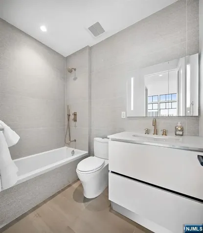 2 Stone Bridge Court Demarest NJ 07627