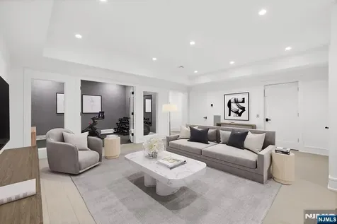 2 Stone Bridge Court Demarest NJ 07627