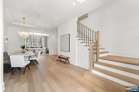 2 Stone Bridge Court Demarest NJ 07627