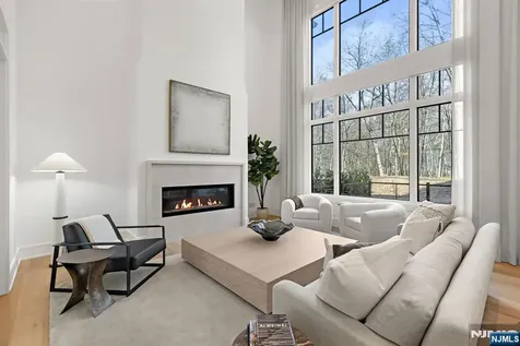 1 Stone Bridge Court Demarest NJ 07627