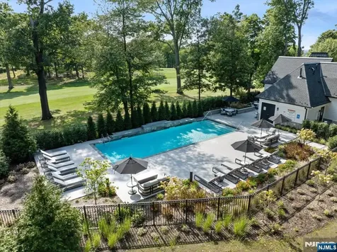 1 Stone Bridge Court Demarest NJ 07627