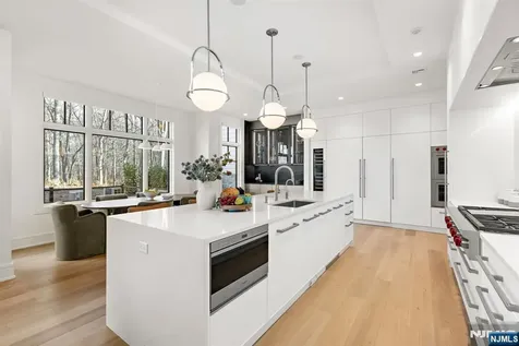 1 Stone Bridge Court Demarest NJ 07627
