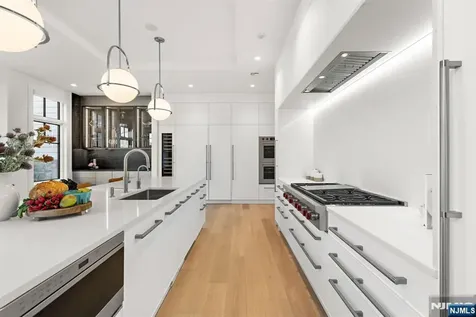 1 Stone Bridge Court Demarest NJ 07627