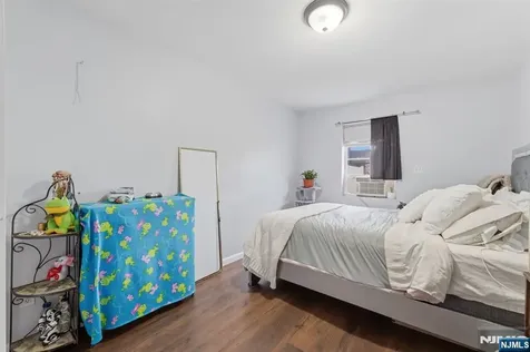 72 Sherman Avenue Newark NJ 07114