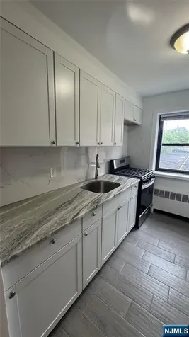 2335 Hudson Fort Lee NJ 07024