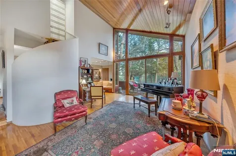 262 W Saddle River Road Upper Saddle River NJ 07458