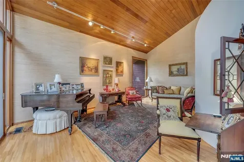 262 W Saddle River Road Upper Saddle River NJ 07458