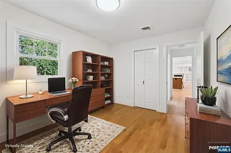 265 Purdue Court Paramus NJ 07652
