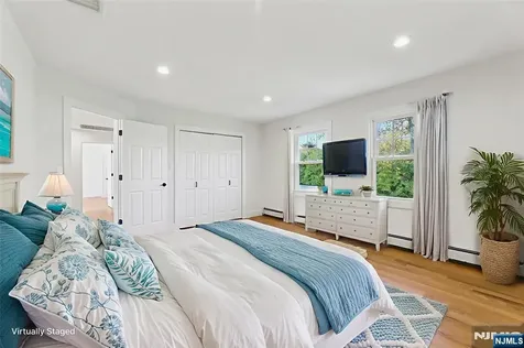 265 Purdue Court Paramus NJ 07652