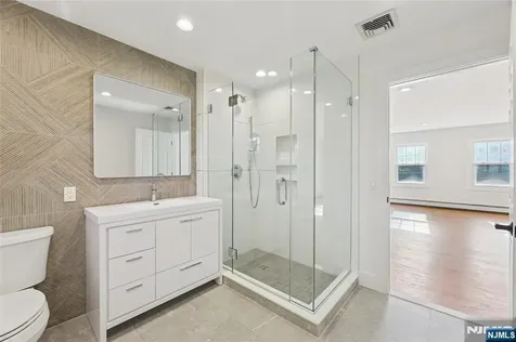 265 Purdue Court Paramus NJ 07652