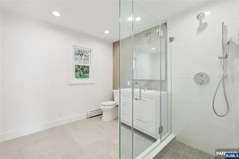 265 Purdue Court Paramus NJ 07652