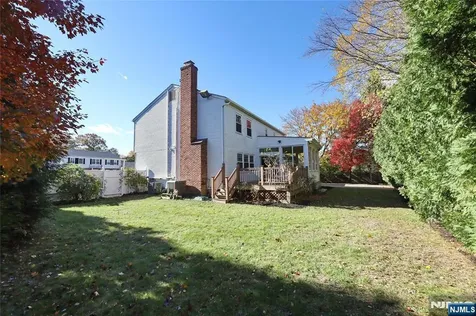 265 Purdue Court Paramus NJ 07652