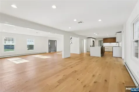 265 Purdue Court Paramus NJ 07652