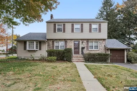 52 Surrey Lane Tenafly NJ 07670
