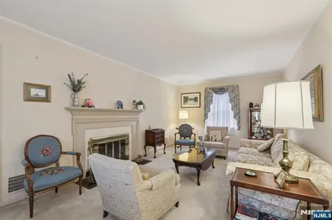 52 Surrey Lane Tenafly NJ 07670