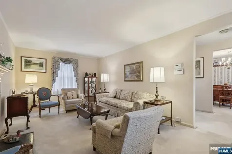 52 Surrey Lane Tenafly NJ 07670