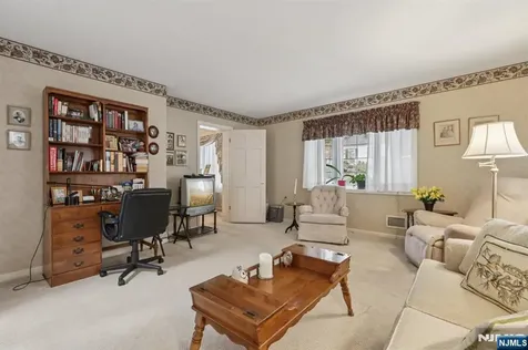 52 Surrey Lane Tenafly NJ 07670