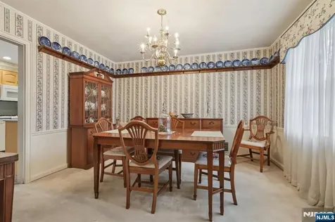 52 Surrey Lane Tenafly NJ 07670
