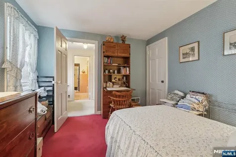 52 Surrey Lane Tenafly NJ 07670