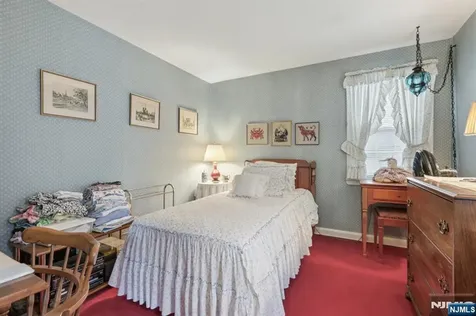 52 Surrey Lane Tenafly NJ 07670