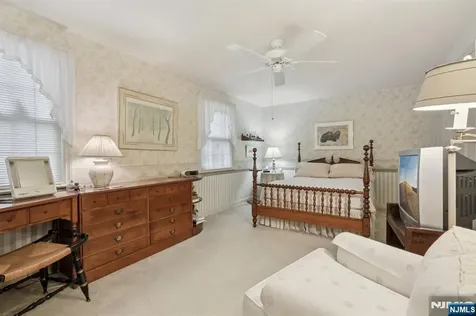 52 Surrey Lane Tenafly NJ 07670