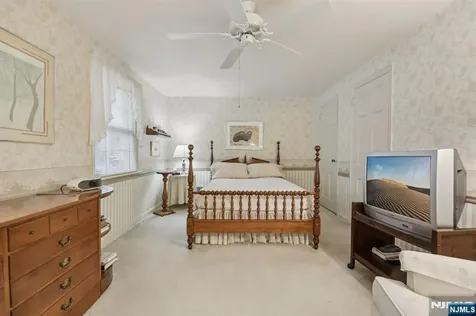 52 Surrey Lane Tenafly NJ 07670
