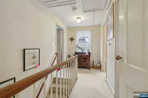 52 Surrey Lane Tenafly NJ 07670