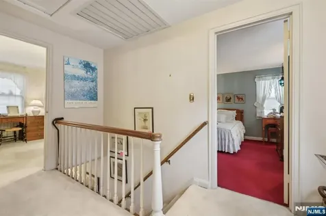 52 Surrey Lane Tenafly NJ 07670