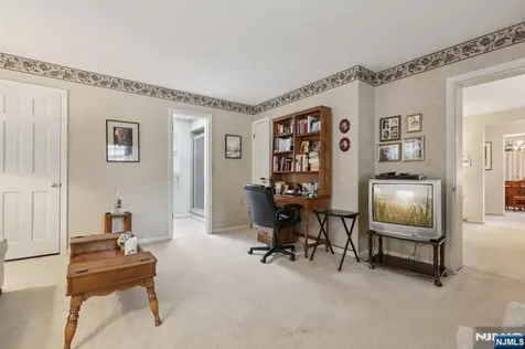 52 Surrey Lane Tenafly NJ 07670