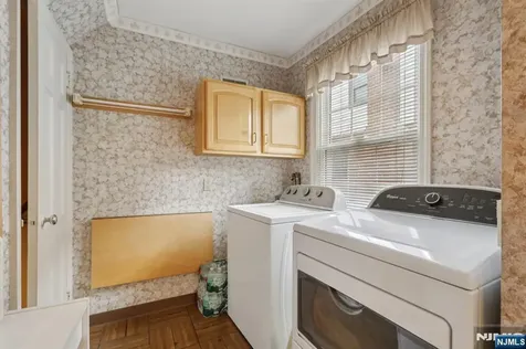 52 Surrey Lane Tenafly NJ 07670