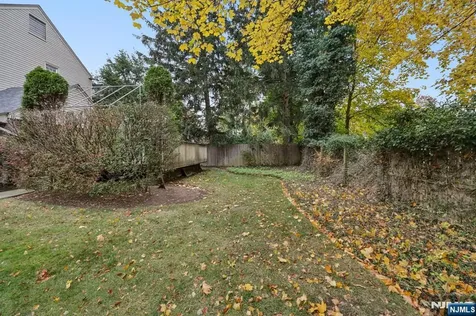 52 Surrey Lane Tenafly NJ 07670