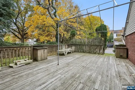52 Surrey Lane Tenafly NJ 07670