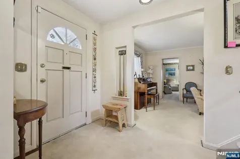 52 Surrey Lane Tenafly NJ 07670