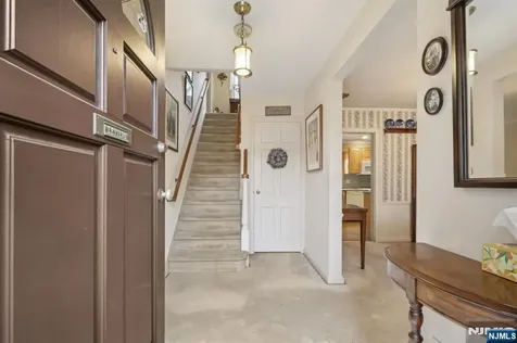 52 Surrey Lane Tenafly NJ 07670