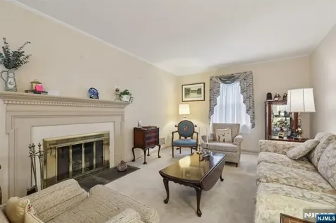 52 Surrey Lane Tenafly NJ 07670