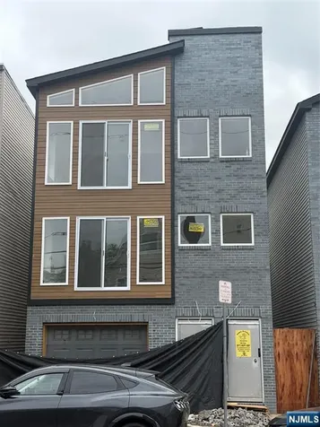 195 12th Avenue Newark NJ 07107