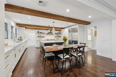 22 Oakwood Road Allendale NJ 07401