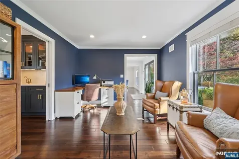 22 Oakwood Road Allendale NJ 07401