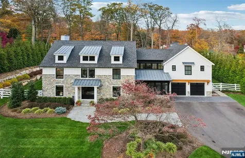 22 Oakwood Road Allendale NJ 07401