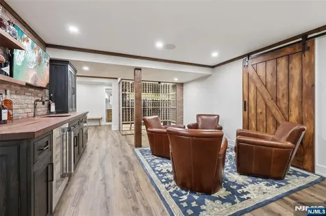 22 Oakwood Road Allendale NJ 07401