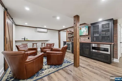 22 Oakwood Road Allendale NJ 07401